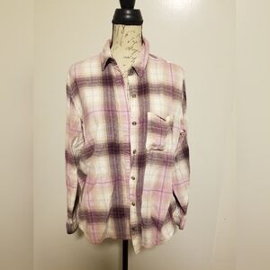 Universal Thread Plaid Button-Up Shirt